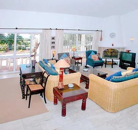 Praia Do Carvoeiro Sleeps 14 Pool Air Con Carvoeiro (Lagoa)